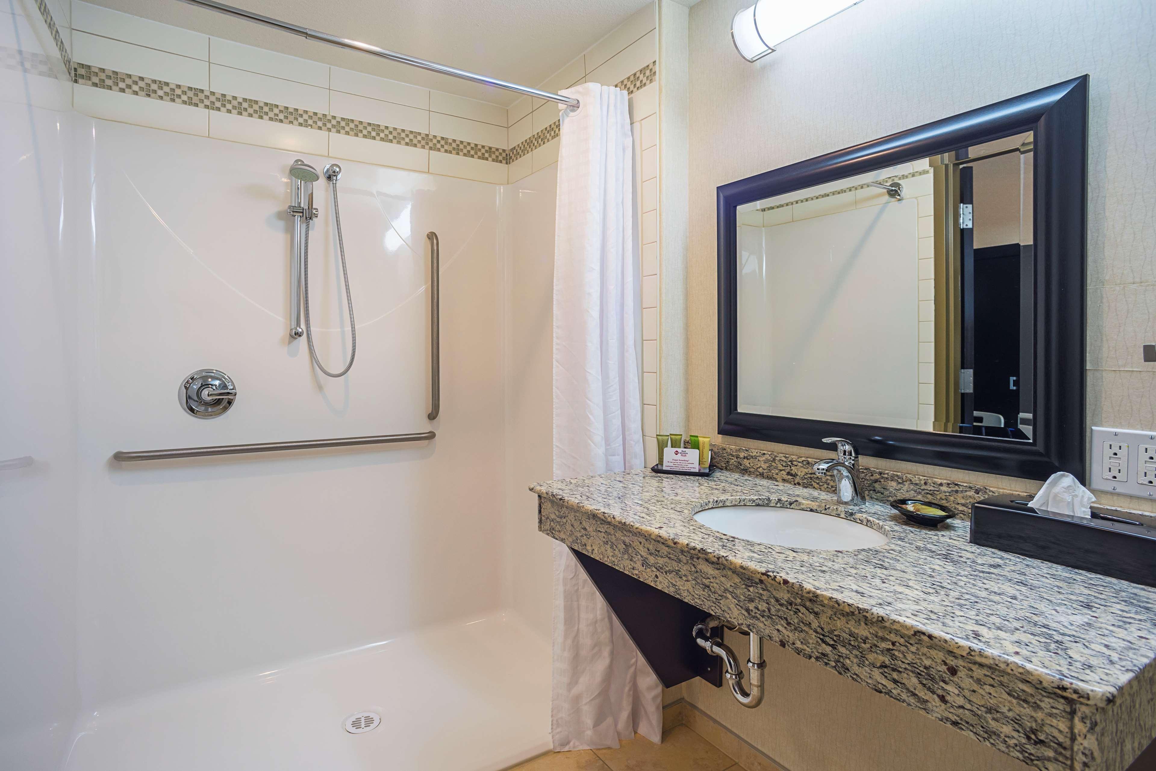 Best Western Wainwright Inn & Suites Exteriér fotografie