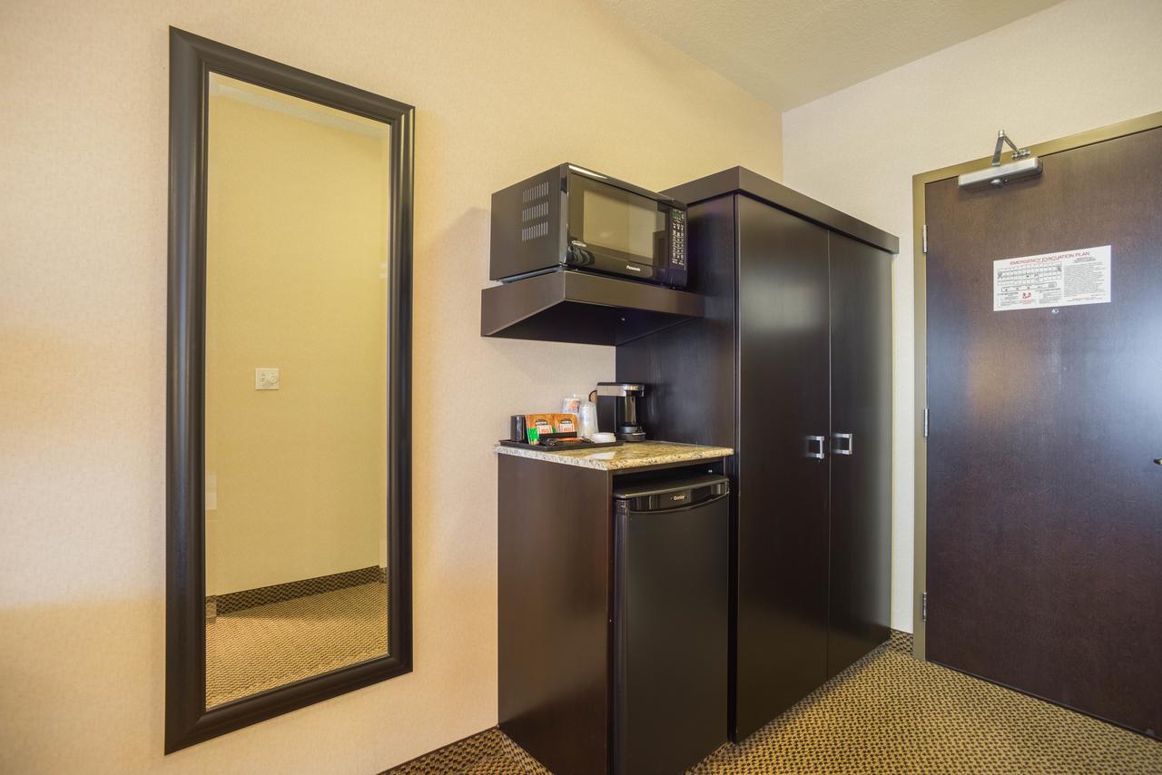 Best Western Wainwright Inn & Suites Exteriér fotografie